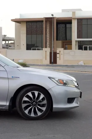 2015 هوندا أكورد Hybrid