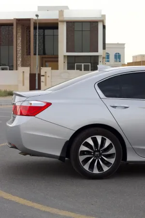 2015 هوندا أكورد Hybrid