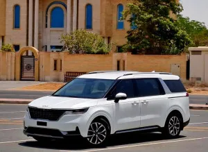 2022 كيا كارنفال LX with Seat Package