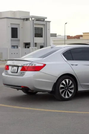 2015 هوندا أكورد Hybrid