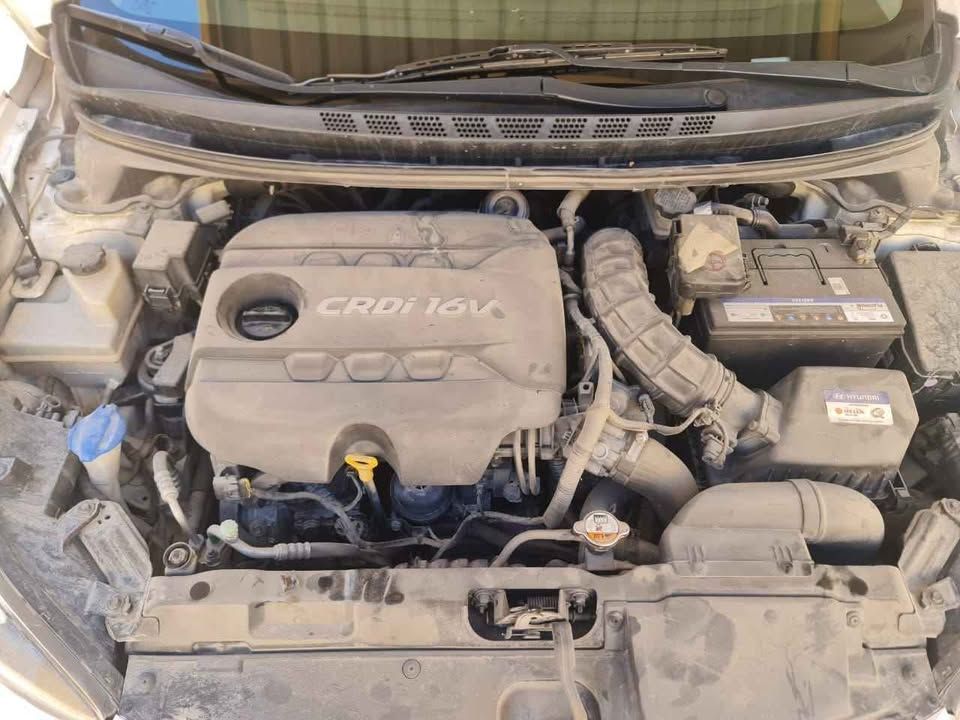 2014 هيونداي افانتي SEL