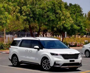 2022 كيا كارنفال LX with Seat Package