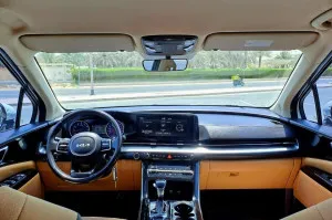 2022 كيا كارنفال LX with Seat Package