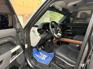2023 Land Rover Defender 110 SE