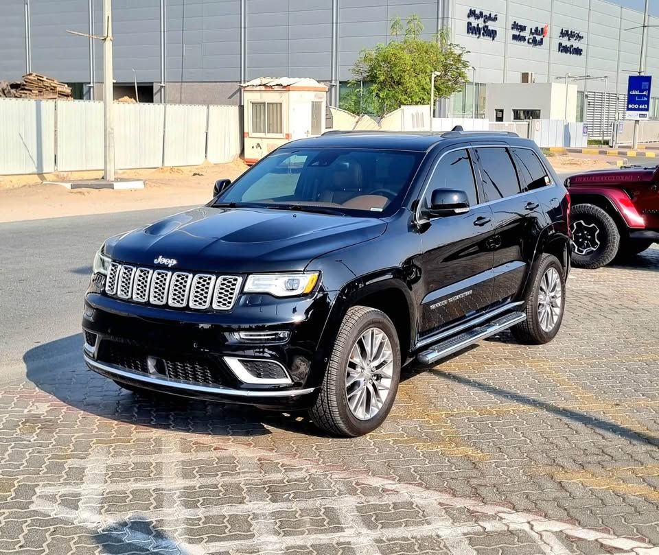 2017 جييب جراند شيروكي SRT8