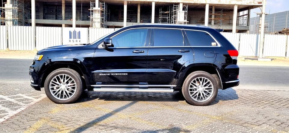 2017 جييب جراند شيروكي SRT8