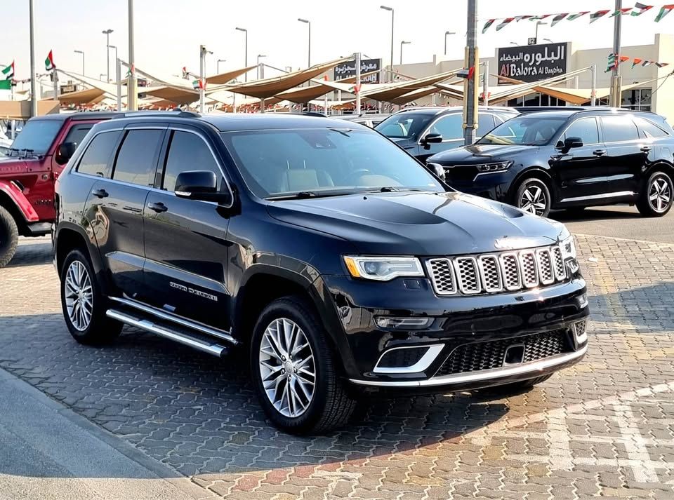 2017 جييب جراند شيروكي SRT8