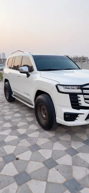 2022 تويوتا لاند كروزر VXR