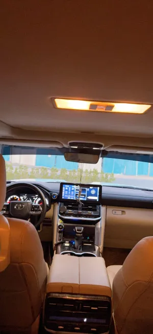2022 تويوتا لاند كروزر VXR