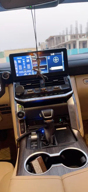 2022 تويوتا لاند كروزر VXR