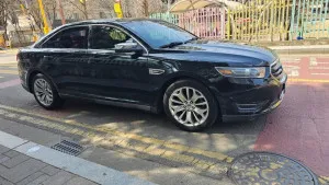 2014 Ford Taurus SE