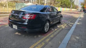 2014 Ford Taurus SE