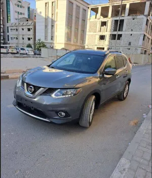 2016 نيسان روج SV
