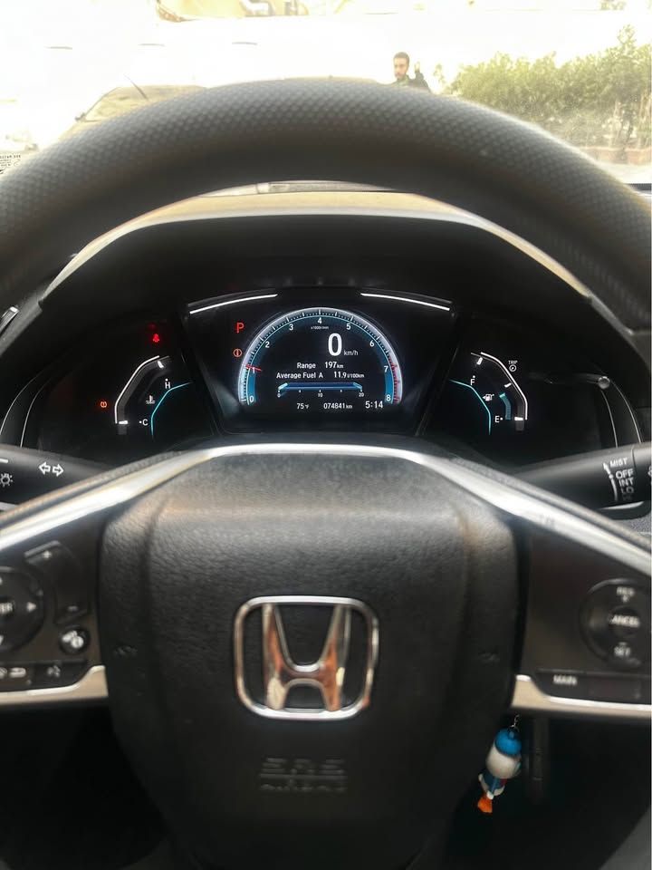 2021 هوندا سيفك LX