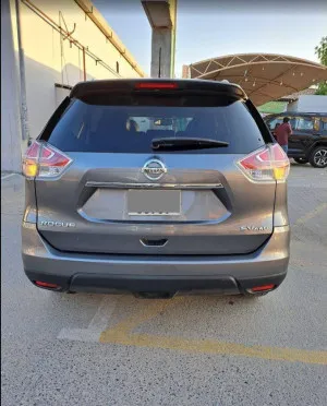 2016 نيسان روج SV