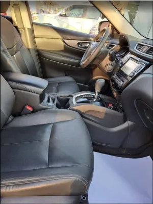 2016 نيسان روج SV