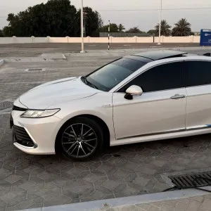 2024 Toyota Camry Hybrid LE