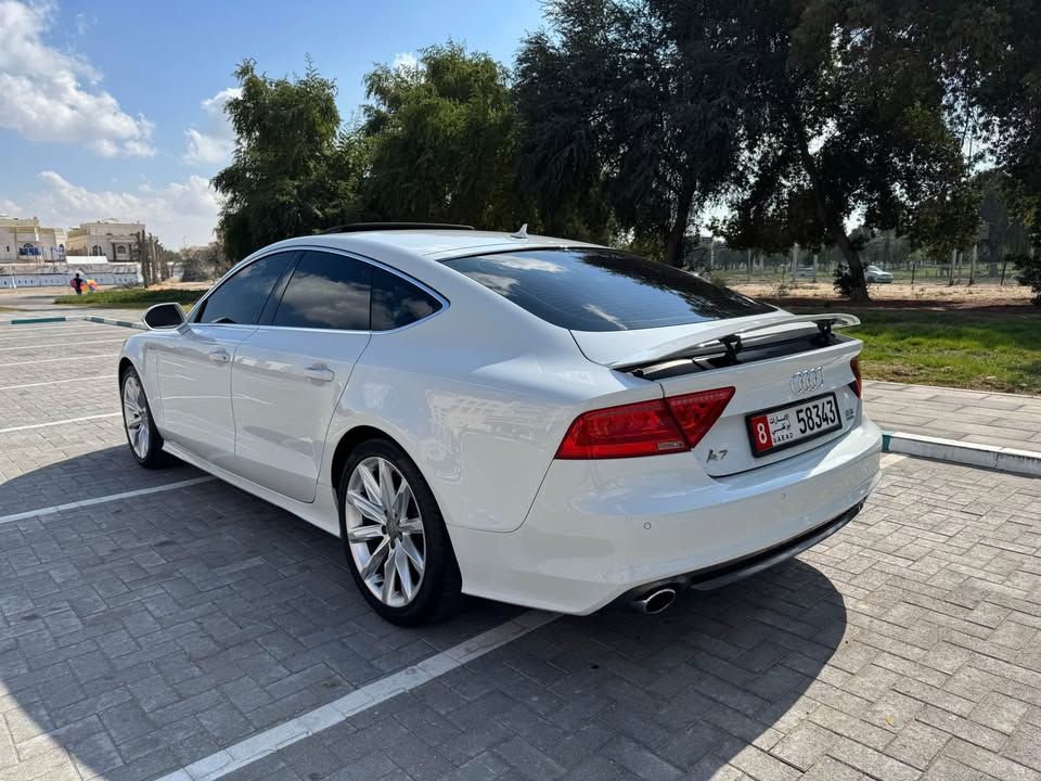 2014 اودي آي ٧ Prestige
