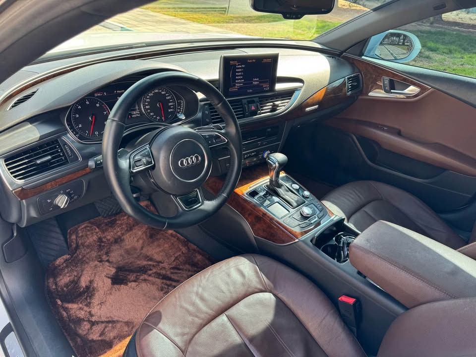 2014 اودي آي ٧ Prestige