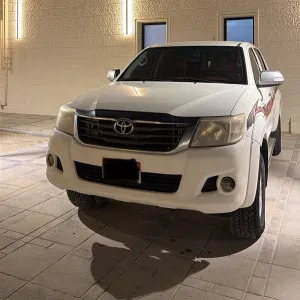 2013 تويوتا هايلوكس SR