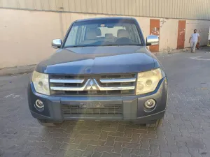 2008 ميتسوبيشي باجيرو Signature Edition