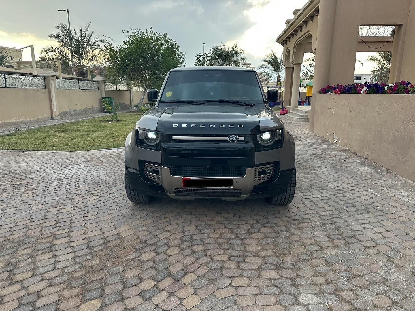 2020 لاند روفر ديفندر 110 trophy