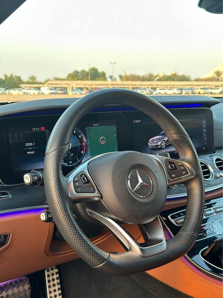 2018 مرسيدس-بنز الفئة - E E300