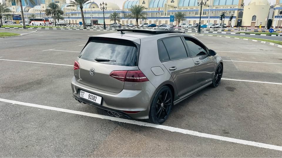 2017 Volkswagen Golf R