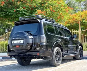 2017 Mitsubishi Pajero GLS