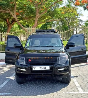 2017 Mitsubishi Pajero GLS