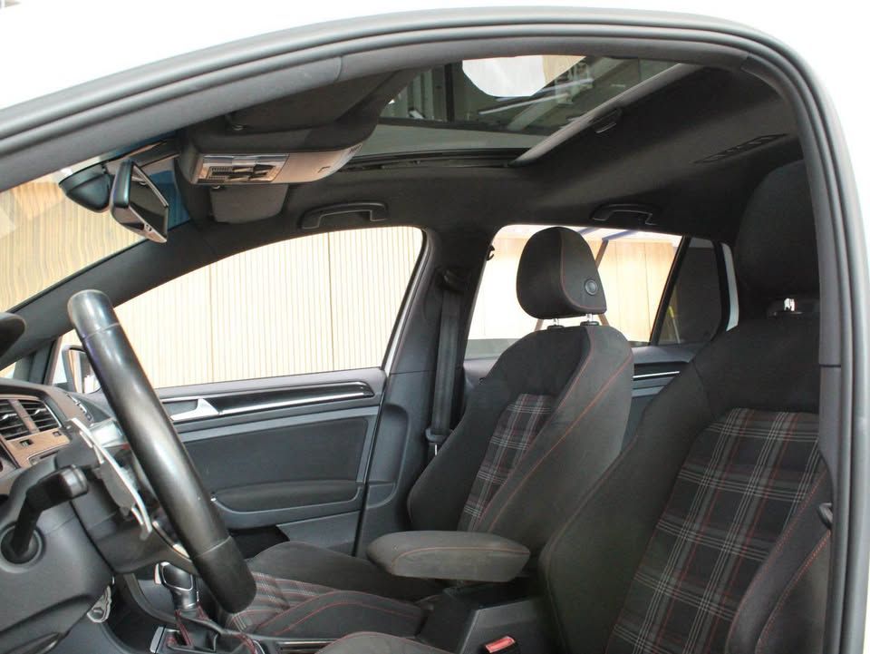 2016 فولجس فاجن جولف GTI