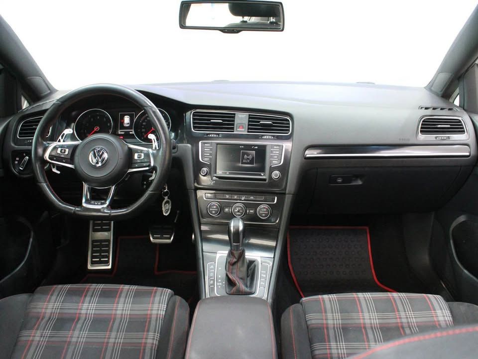 2016 فولجس فاجن جولف GTI