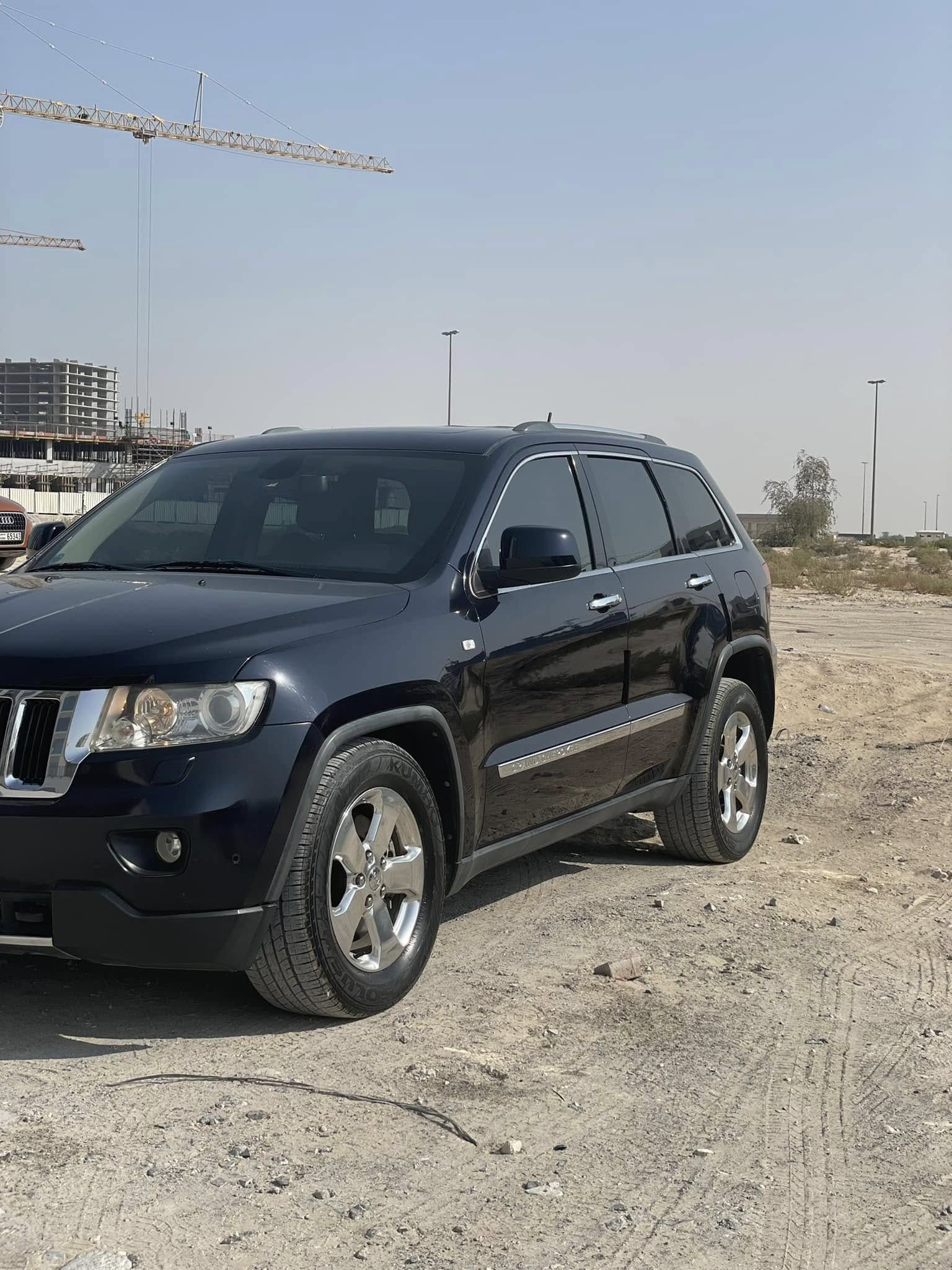 2011 جييب جراند شيروكي Laredo E