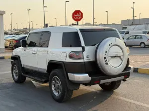 2012 تويوتا أف جي كروزر Base