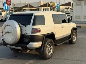 2012 تويوتا أف جي كروزر Base