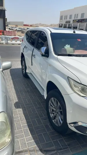 2019 Mitsubishi Montero LS