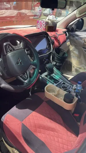 2019 Mitsubishi Montero LS
