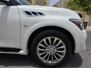 2017 Infiniti QX80 LUXE