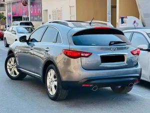 2020 إنفينيتي كيو آكس٧٠ V8