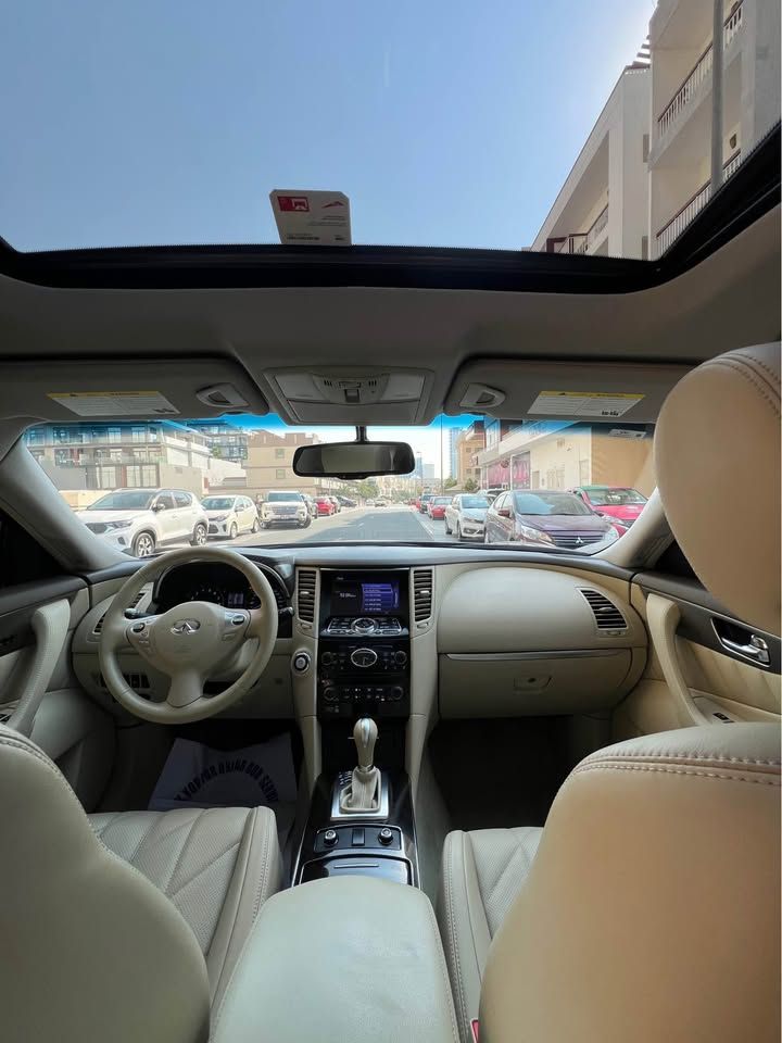 2020 إنفينيتي كيو آكس٧٠ V8