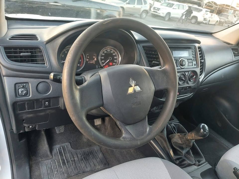 2020 ميتسوبيشي أل٢٠٠ double-cab