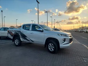 2020 ميتسوبيشي أل٢٠٠ double-cab