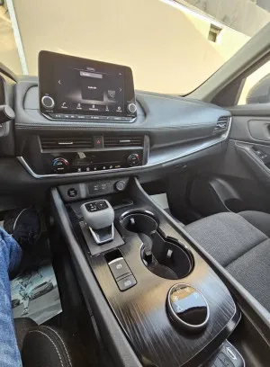 2024 نيسان روج SV