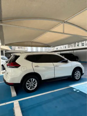 2020 نيسان اكس تريل SL