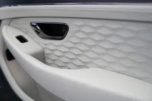 2025 بنتلي كونتيننتال GTC V8