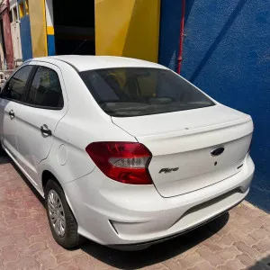 2019 فورد فيجو Titanium