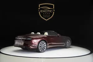 2025 بنتلي كونتيننتال GTC V8
