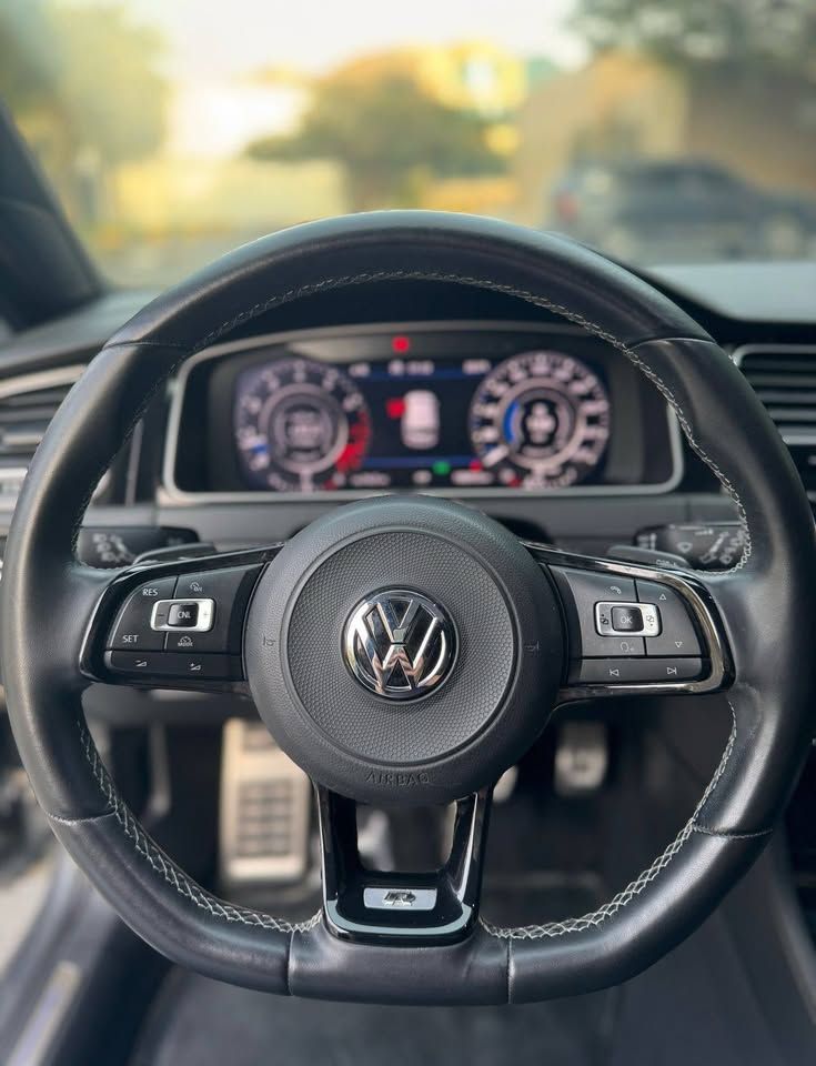 2018 Volkswagen Golf R