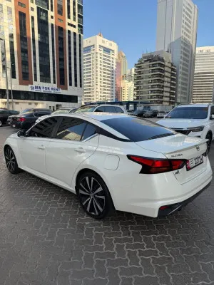 2020 Nissan Altima SR
