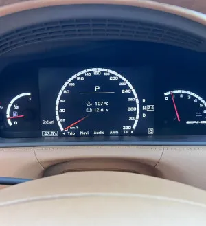 2010 مرسيدس-بنز سي ال CL63 AMG